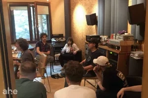 Studenci produkcji i realizacji muzyki w Tonn Studio