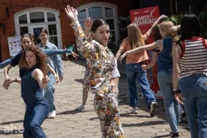 „Jeansy Wolności” z choreografią i oprawą taneczną studentów tańca