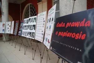 wystawa plakatowa "Cała prawda o papierosie"